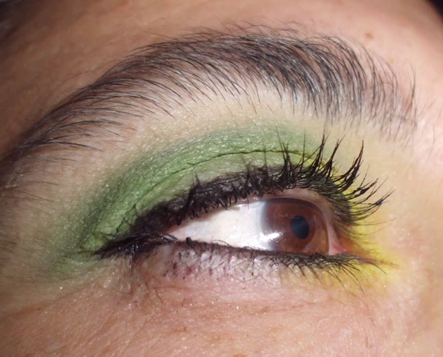 Maquillaje de Ojos Verde y Amarillo elegante