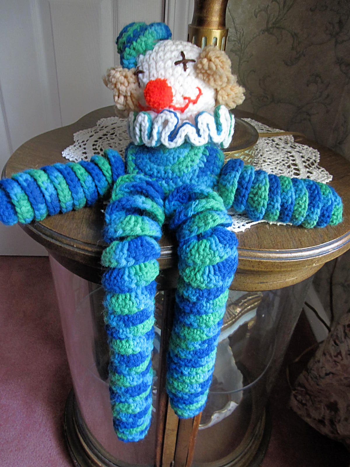 createology-vintage-crocheted-clown