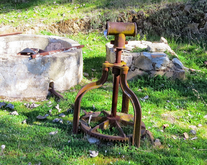 notas cordobesas NORIA, POZO Y ALBERCA EN EL VALLE DEL LAGAR DEL NARANJO