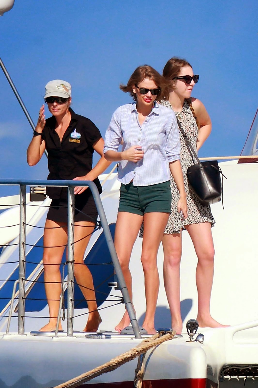 Taylor Swift Bikini Candid Photos In Maui