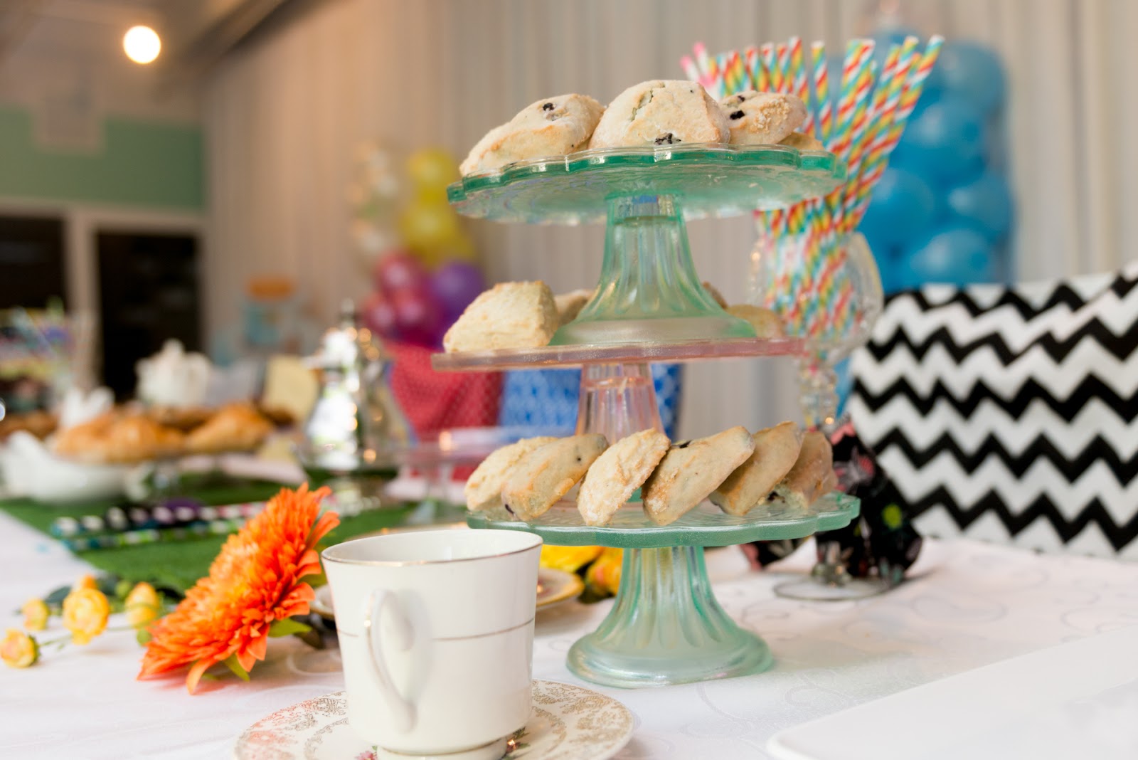 A Busy Mom's Blog: Mad Hatter Tea Party Decorations DIY