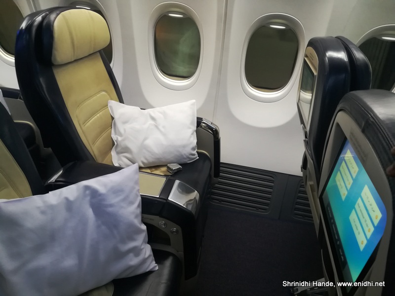 Boeing 737 800 Dubai Fly салон