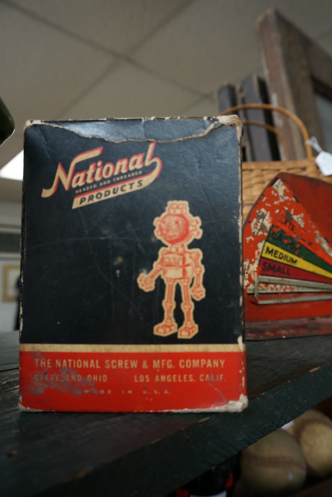 dawnToussaint Antique extravaganza in Adamstown PA