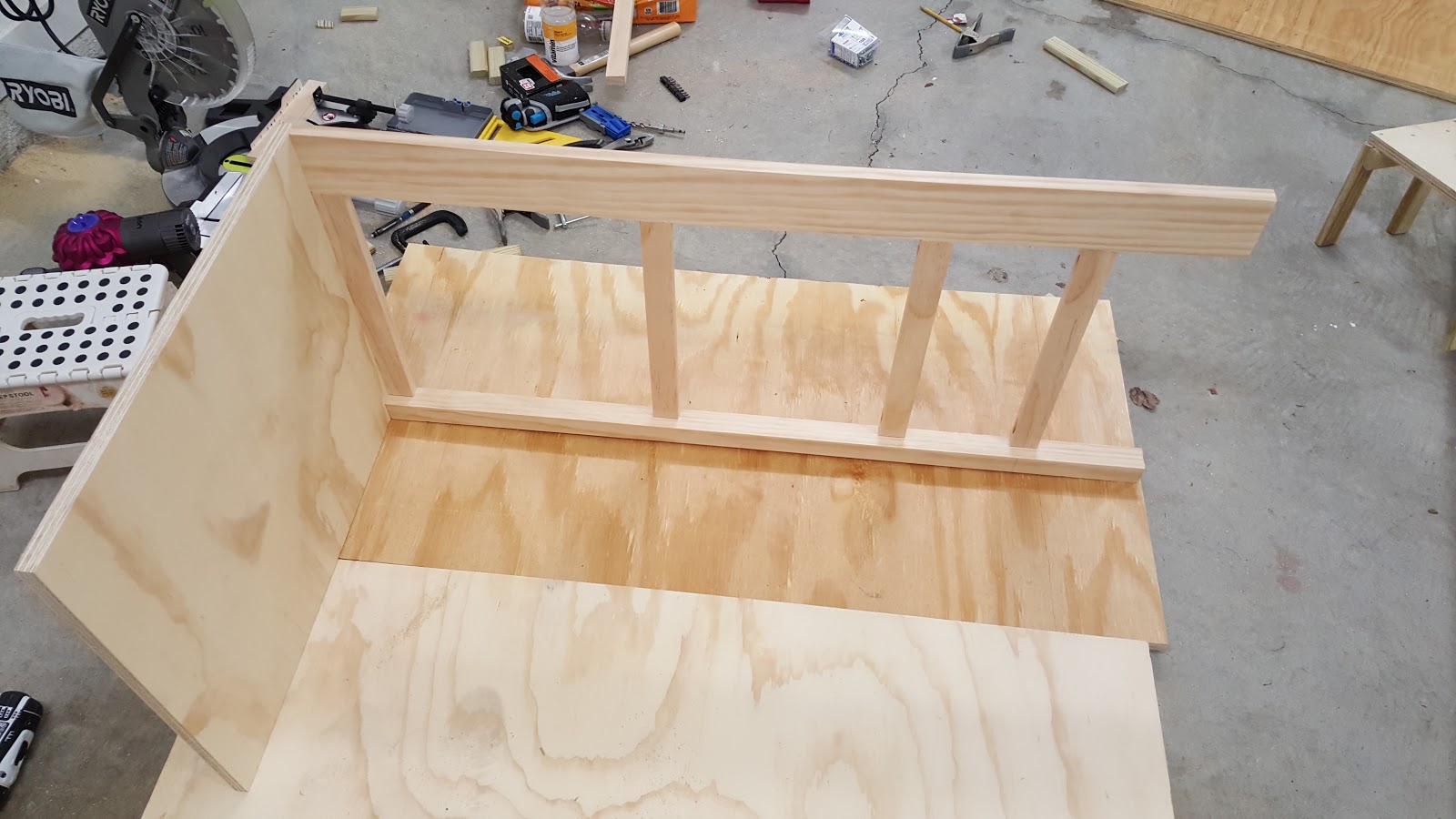 DIY projects DIY stand alone media