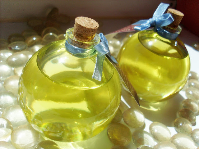 olejek afra do nawilżania i perfumowania ciała- zapach orientu, pachnące nawilżenie, arabskie olejki w kosmetyce, olej arganowy, olej migdałowy, cytrusowe nuty, olejek do masażu