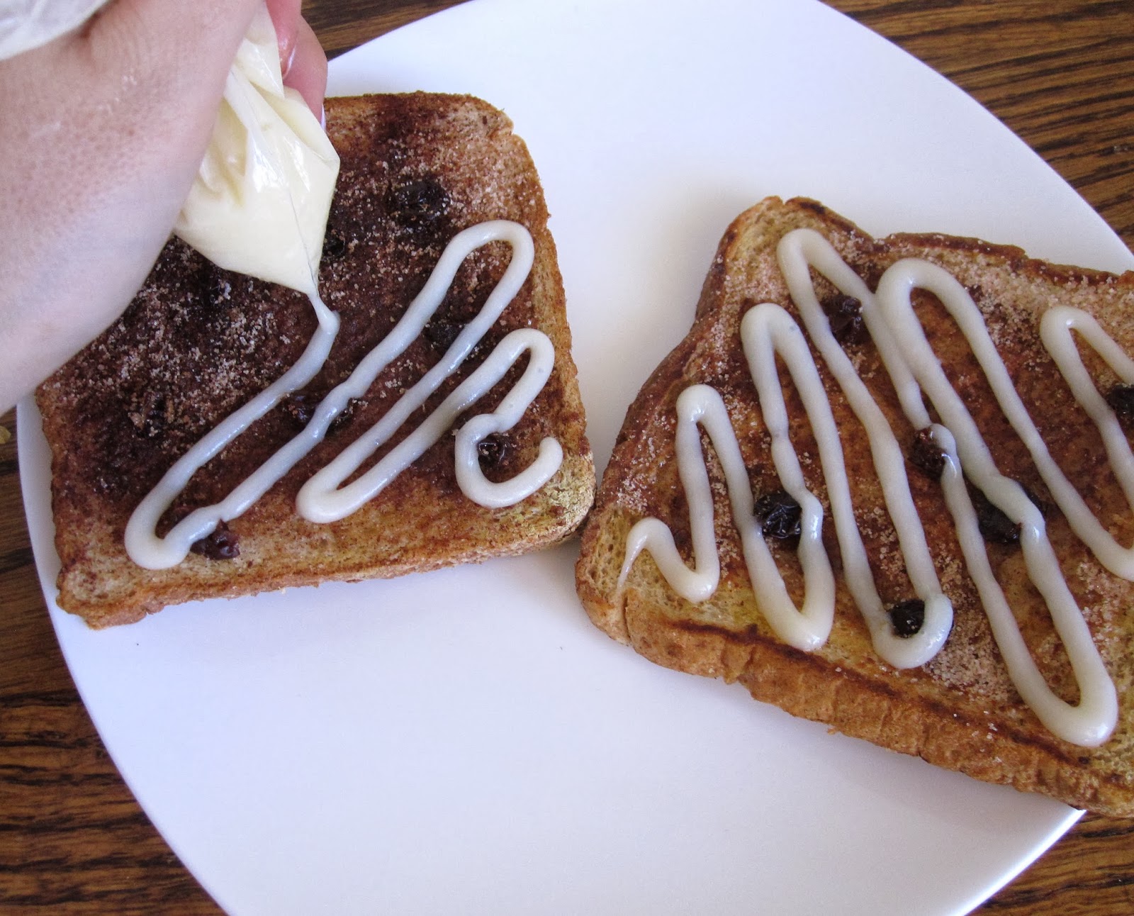 Easy Cinnamon Roll Toast {Simple, healthier, singleserving alternative