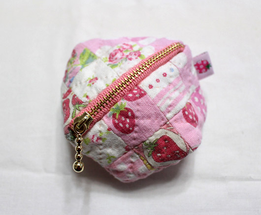 Make an easy patchwork pouch with our sewing Tutorial in Pictures.