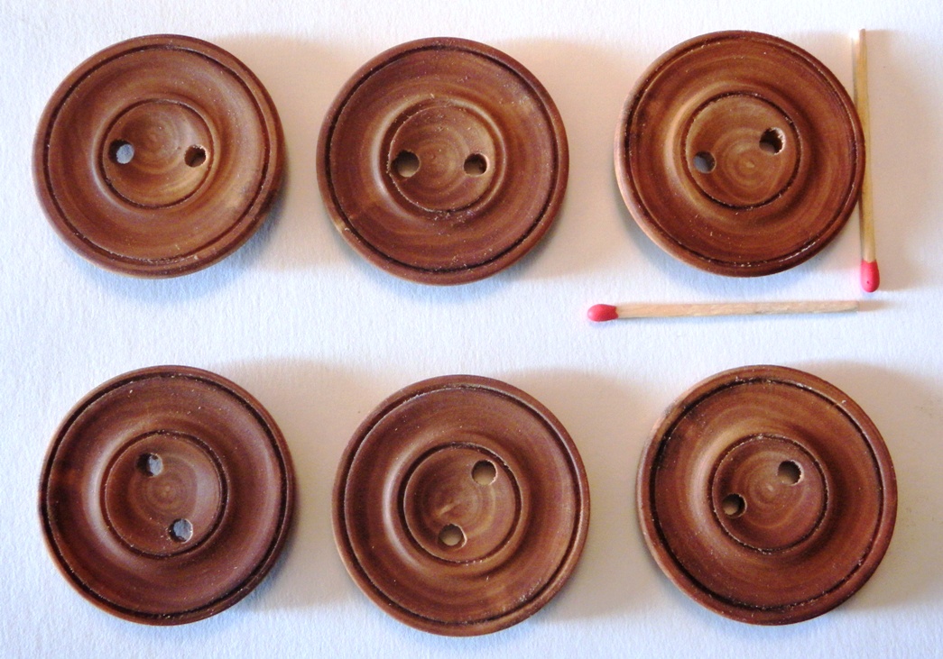 Wooden Buttons - Boutons en Bois