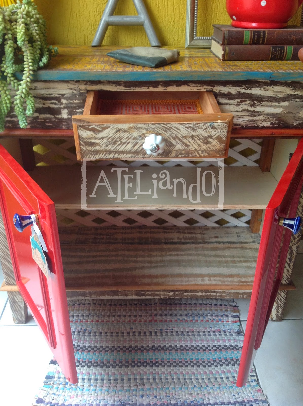 Ateliando - Customização de móveis antigos: Aparador X Armário