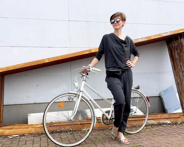 wakacyjny styl, kombinezon, jak nosić kombinezon, Novamoda streetstyle, nerka, stylizacja na rower