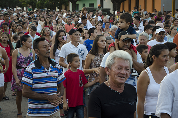 Procissão reúne milhares de fiéis no fim do Festejo da padroeira de Cocal - Imagem 11