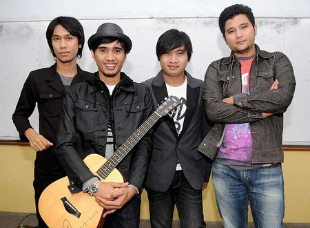 lirik dan kunci lagu: Chord Gitar - Sheila on 7 Hujan turun