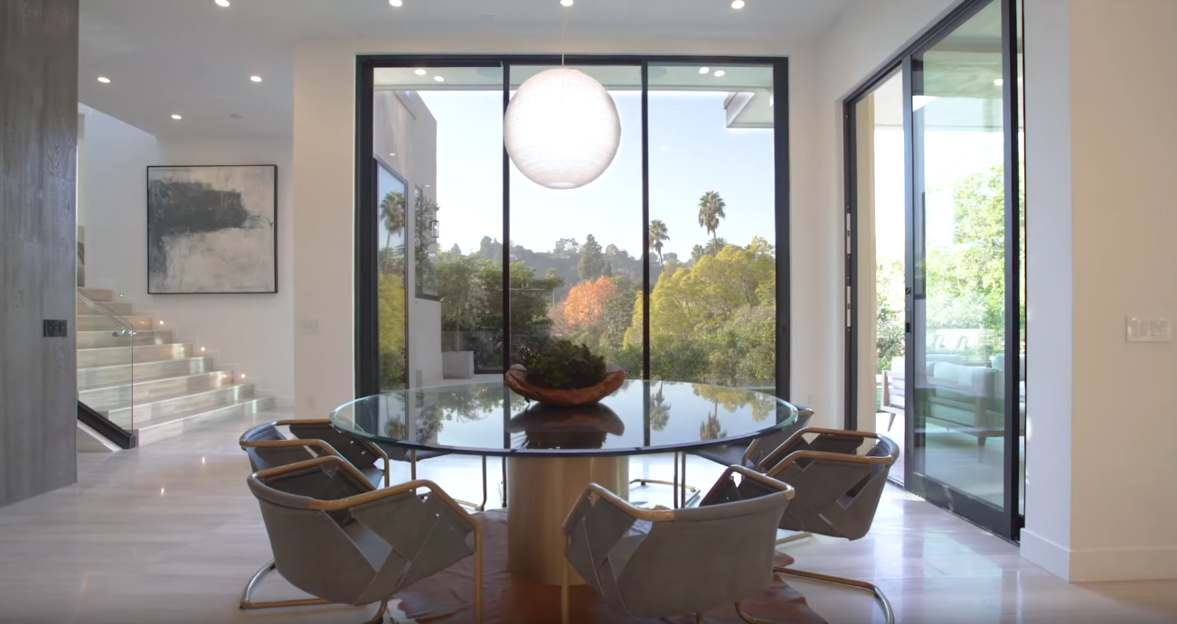 41 Photos vs. Modern Architectural Marvel in Beverly Hills, California | Sotheby's International Realty - Luxury Home & Interior Design Tour 41 Photos vs. Modern Architectural Marvel in Beverly Hills, California | Sotheby's International Realty - Luxury Home & Interior Design Tour