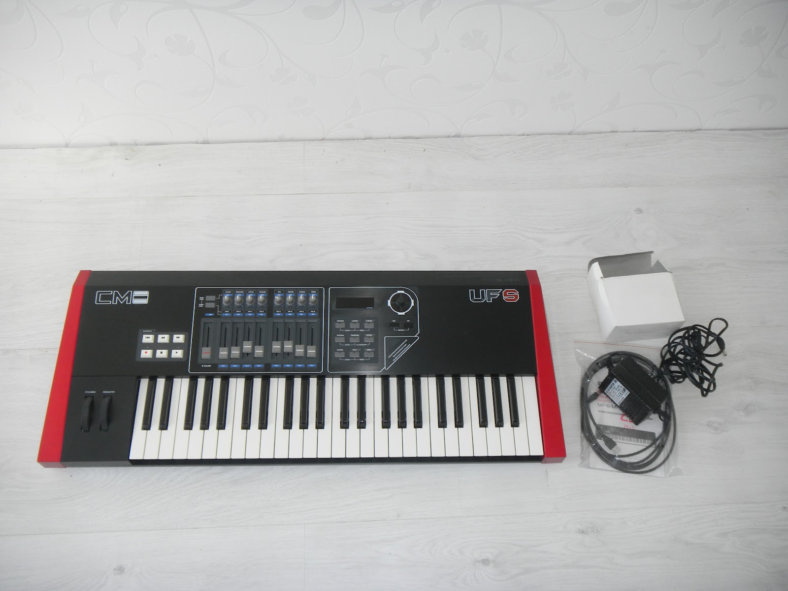 Infrequent Sound [sex.tex] technology CME UF5 USB 49 Key (C1C5) SemiWeighted SynthAction