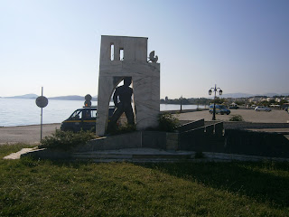 το μνημείο Έφεδρου Αξιωματικού στην Ηγουμενίτσα