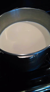 1. Faire chauffer le lait.
