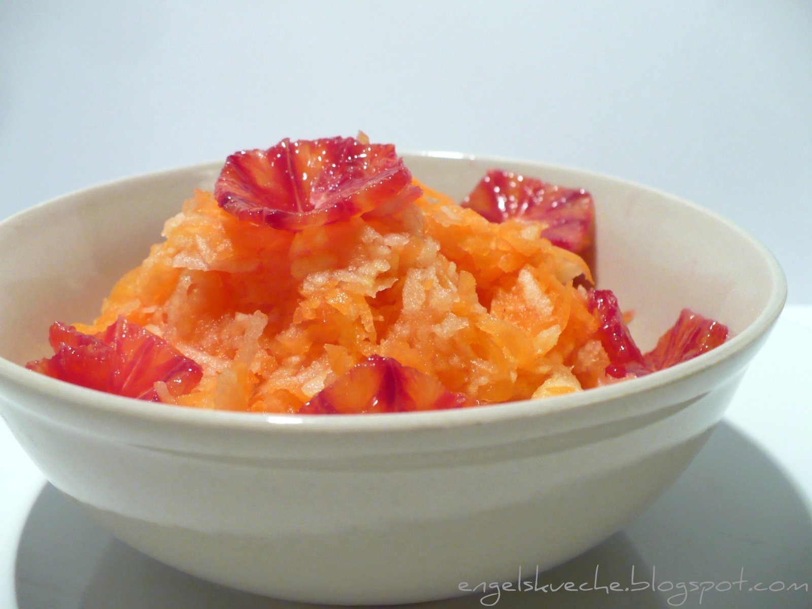 Essen aus Engelchens Küche: Apfel-Karotten-Rohkost mit Blutorangen