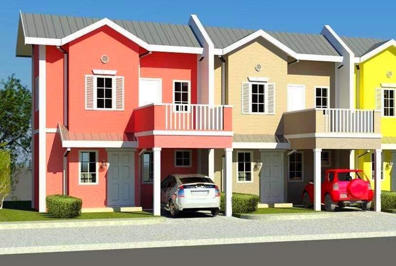 Has property. разноцветные таунхаусы. Has property. кирпичный дом. семья держит домик.