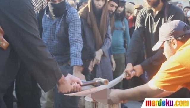 Inilah Foto-foto Cara ISIS Eksekusi Para Pelaku Pencurian Inilah Foto-foto Cara ISIS Eksekusi Para Pelaku Pencurian