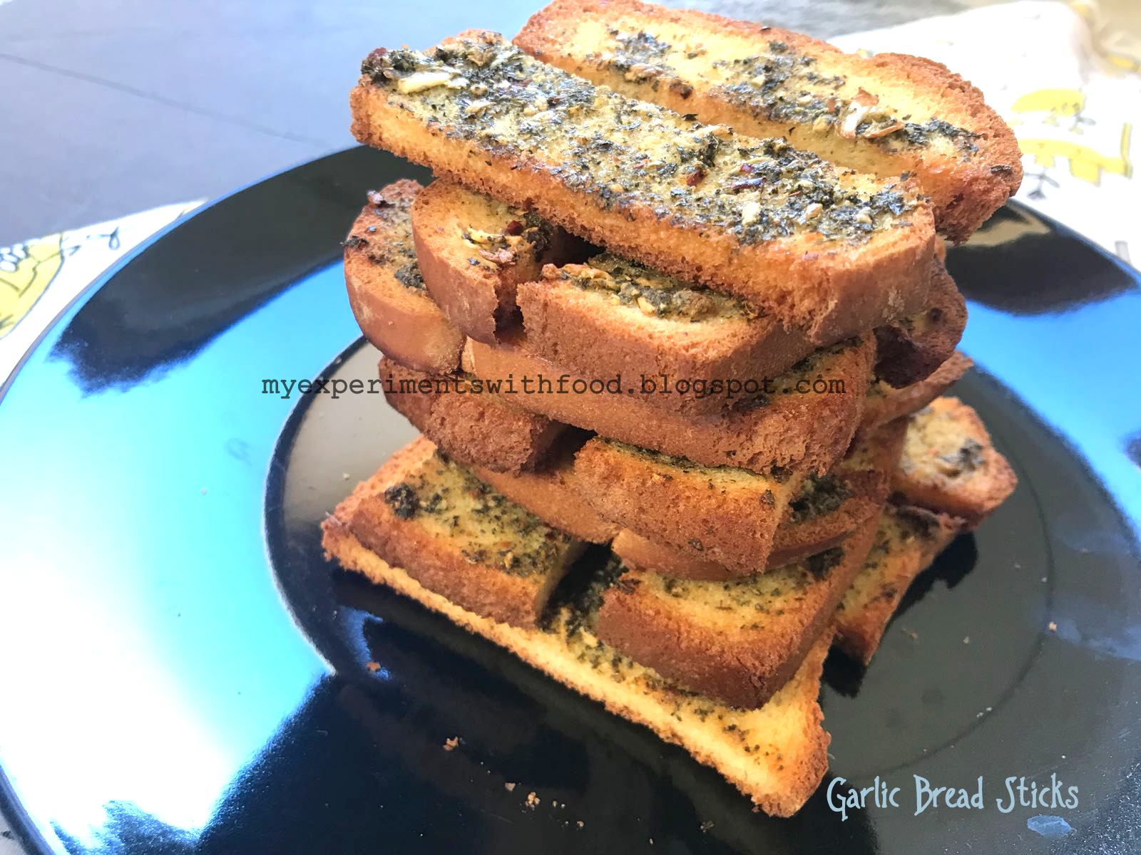 Easy Garlic Bread Sticks Recipe