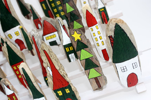 driftwood-advent-calendar-lime-riot