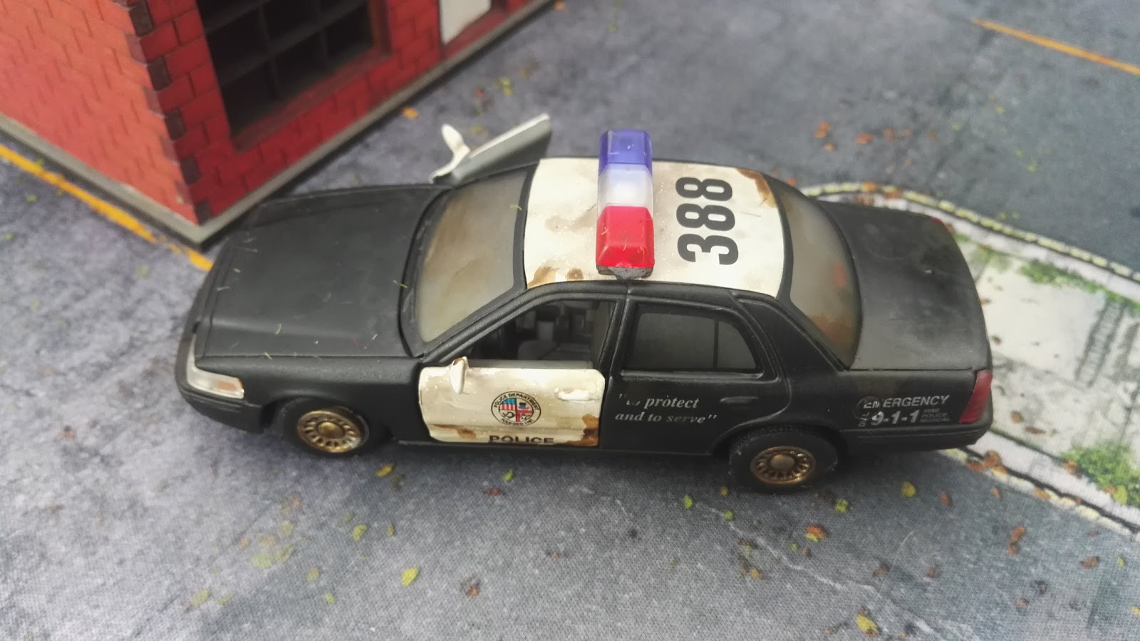 limitiertes Collectible The Walking Dead Polizei Auto Police Car 