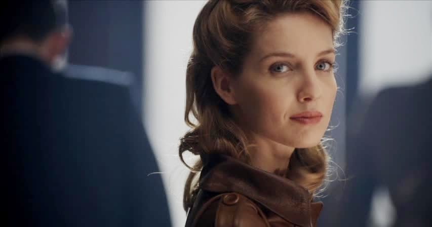 Films Et Séries Tv Avec Annabelle Wallis Movie and TV Cast Screencaps: Annabelle Wallis as Muriel Wright in