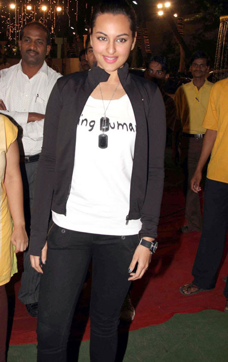 Sonakshi Sinha Pics from an event in Wstern Dress