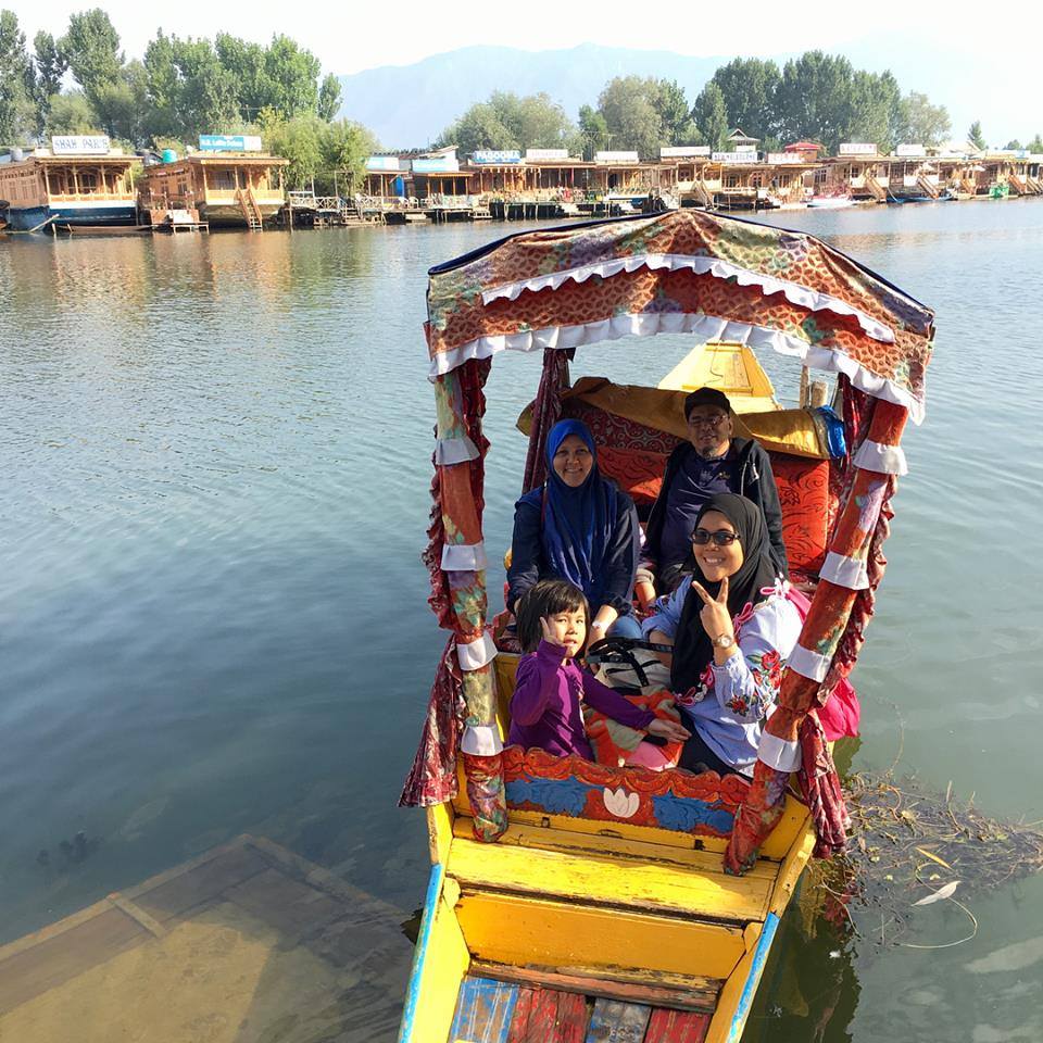 Shikara Ride, Dal Lake, Kashmir