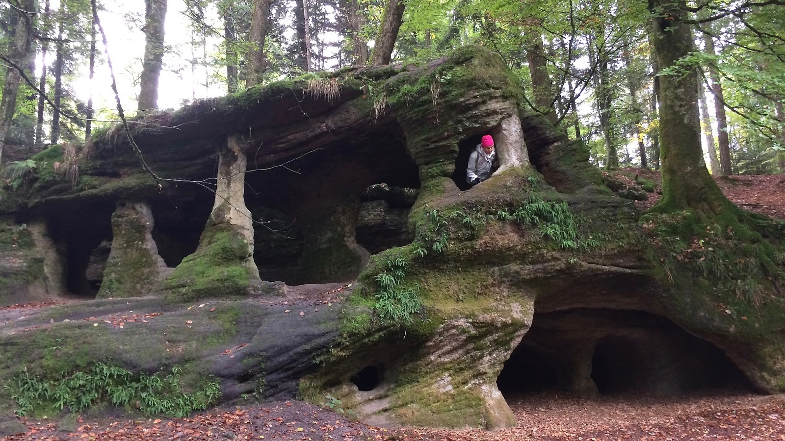 Rando du matin avec Daniel, Guillaume et Michel. Lundi 9 octobre Amange Grotte de l'Ermitage Rando du matin avec Daniel, Guillaume et Michel. Lundi 9 octobre Amange Grotte de l'Ermitage