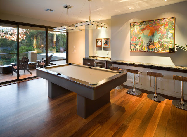 Pool table in the gaming room 
