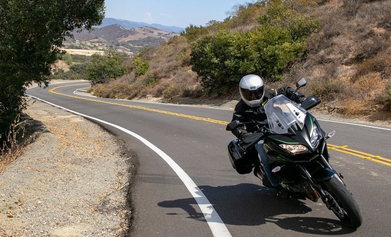 Tecnoneo: Casco con aire acondicionado para realizar viajes en moto más placenteros