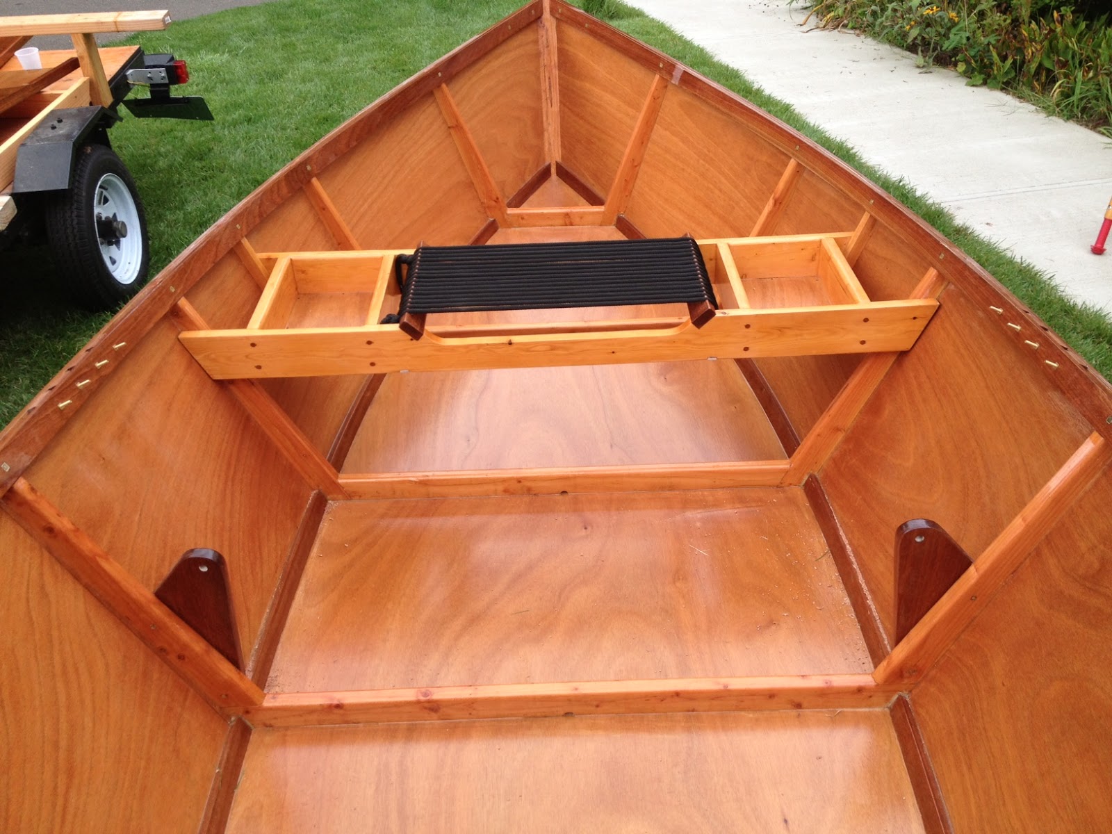 The Black & Tan Rowing Seat, Spalshwell and oarlocks installed.....