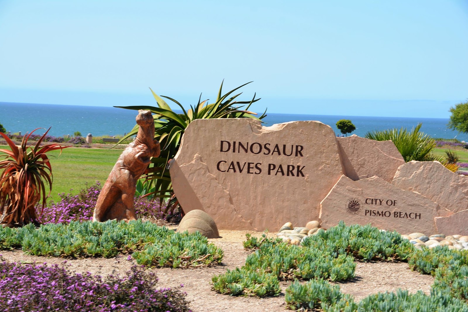 Dinosaur Caves Park: Exploring Nature’s Wonders And Dinosaur History