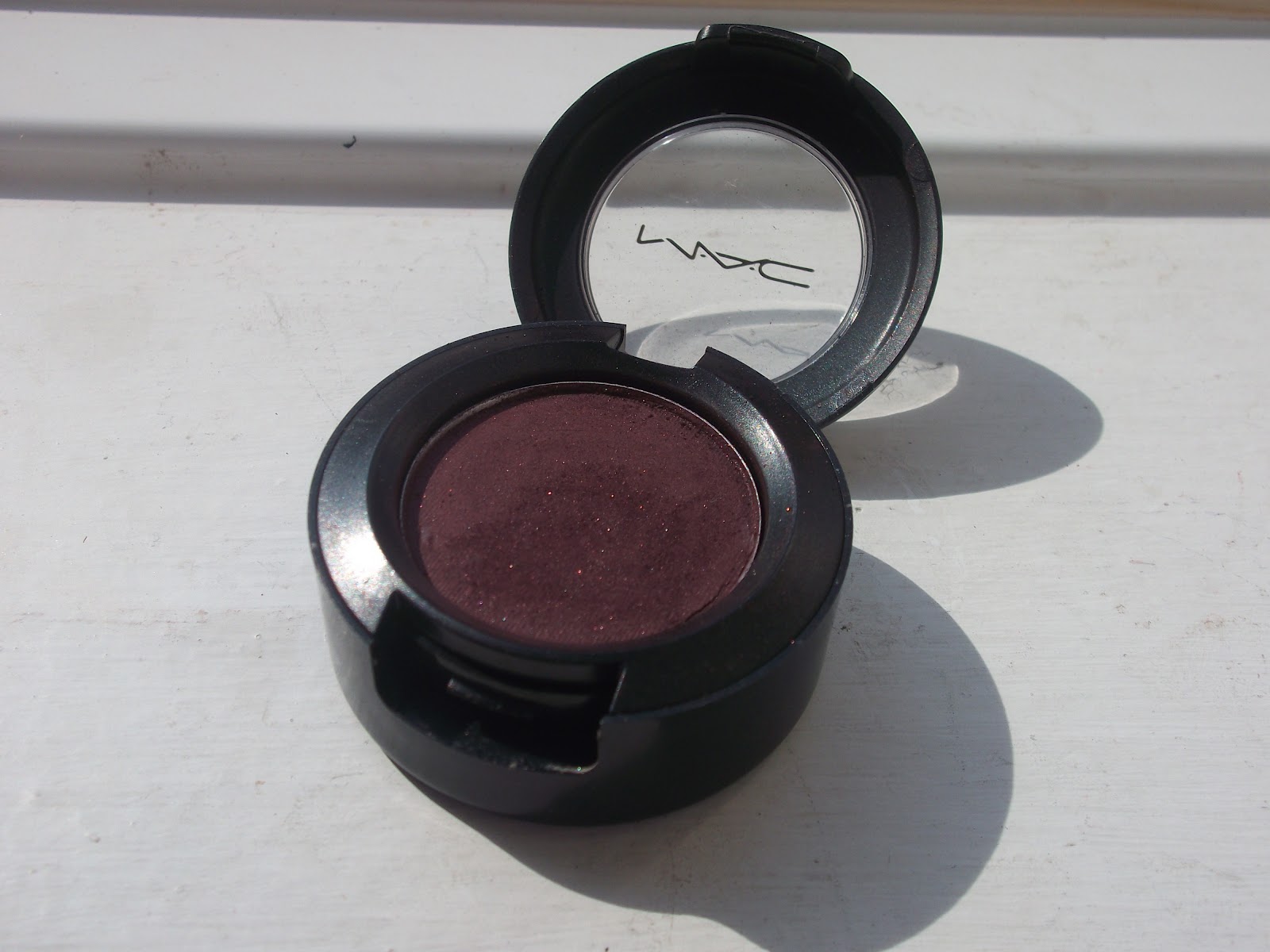 VanillaSand: MAC Sketch eyeshadow