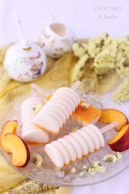 Polos de yogur y melocotón