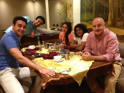 GTPM team Kareena Kapoor, Imran Khan & Anupam spotted at Light Dinner