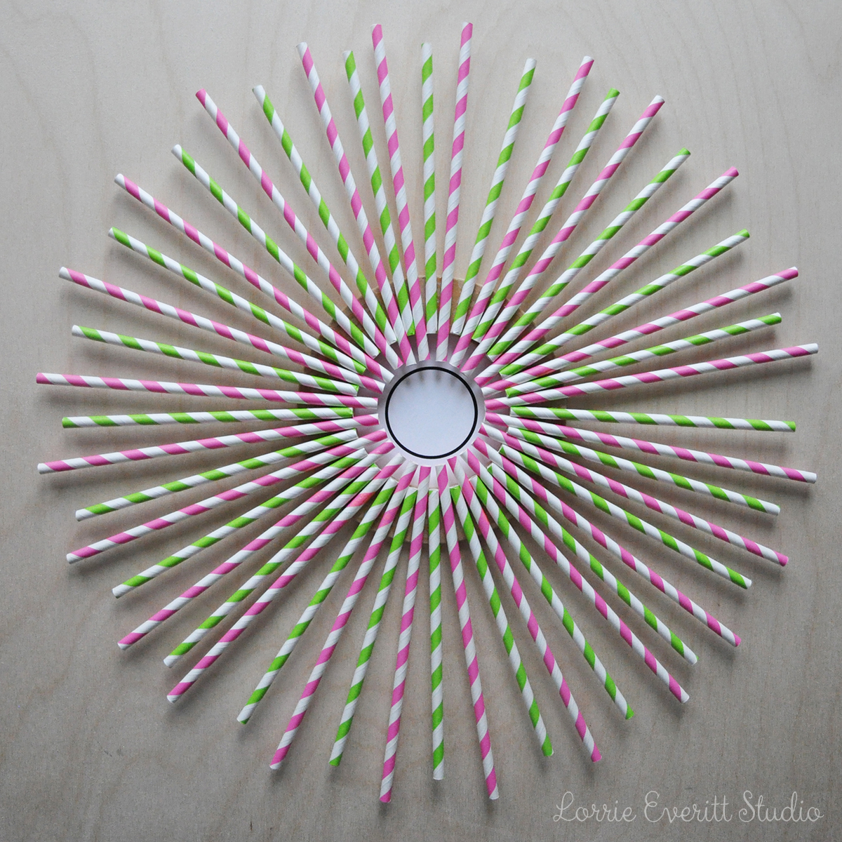 paper straw wreath tutorial | Lorrie Everitt Studio