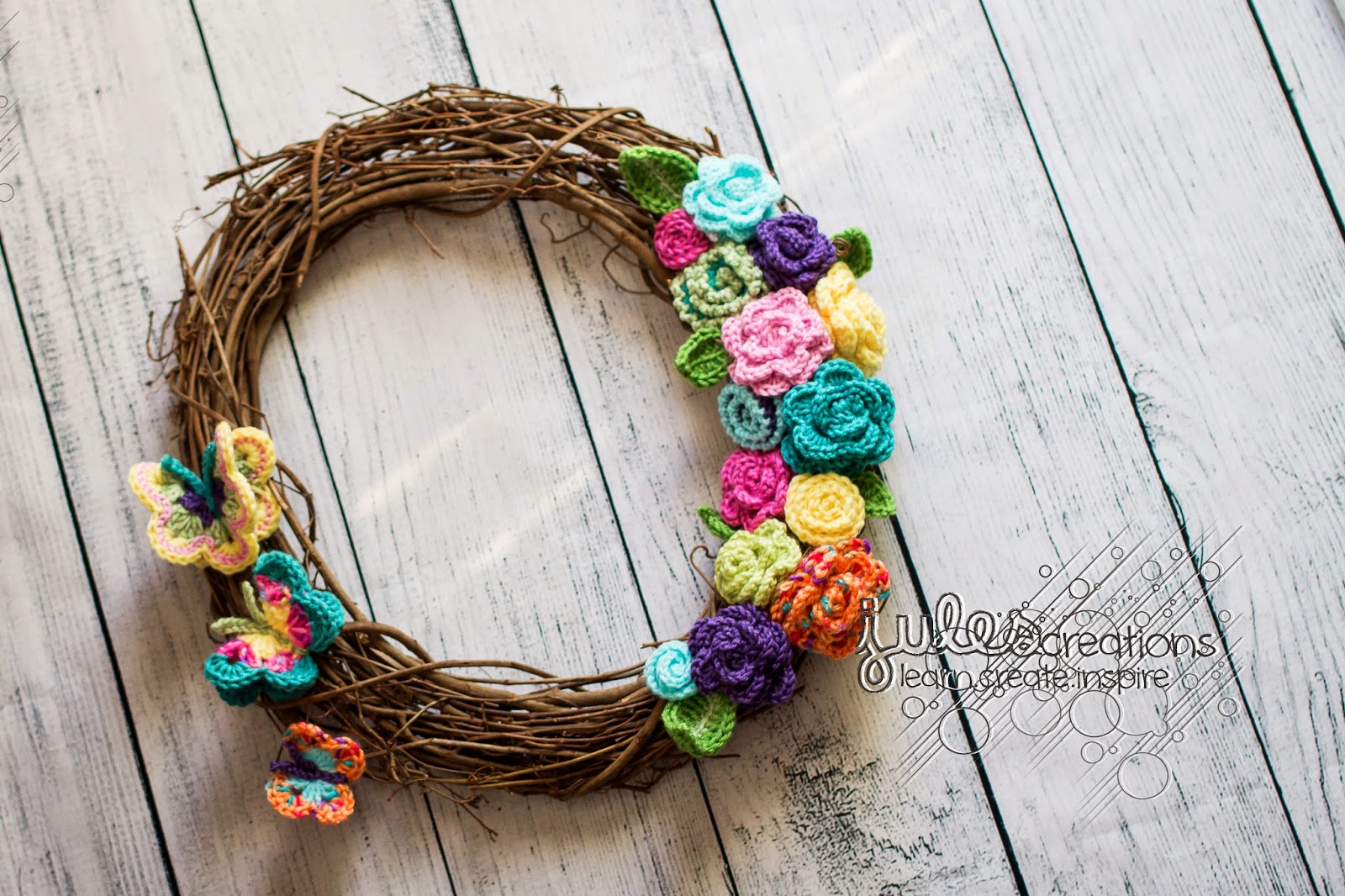 to Jules Creations! {Crochet} Flower Wreath