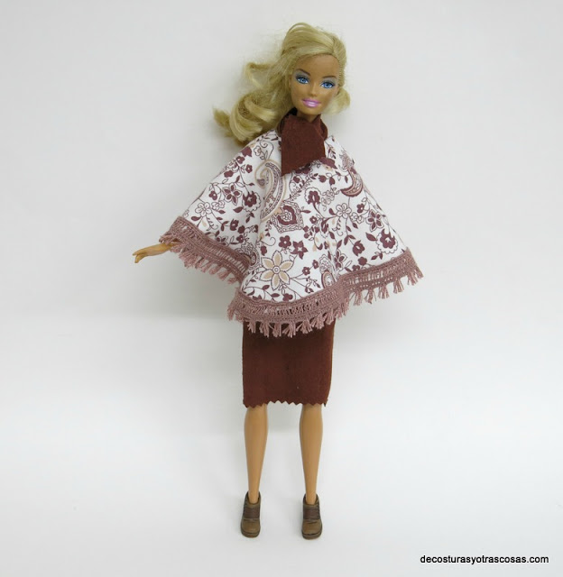 poncho para muñeca