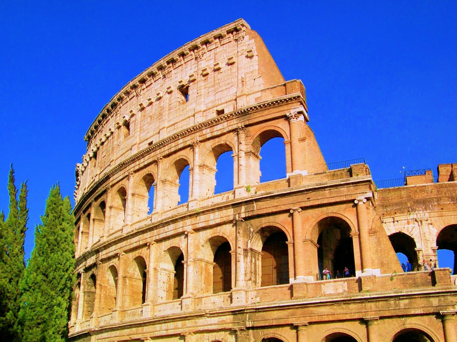 TOP 10 THE MOST VISITED PLACES : colosseum