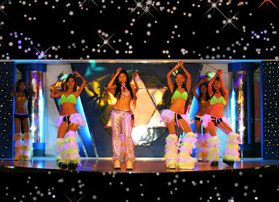 dance show girls at Pink Lady Phuket Town (8) 