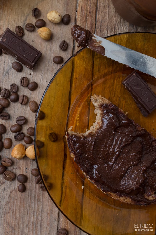 crema de avellanas y cacao con café