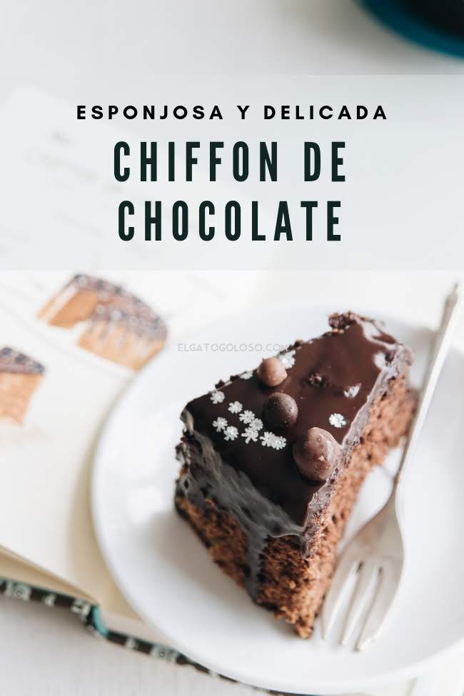 Chiffon cake de chocolate, es perfecta para ocaciones especiales, rica, ligera, esponjosa y suave. Receta vía www.elgatogoloso.com