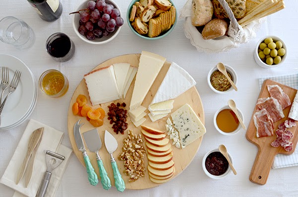 Prepara la tabla de quesos perfecta para sorprender a tus invitados