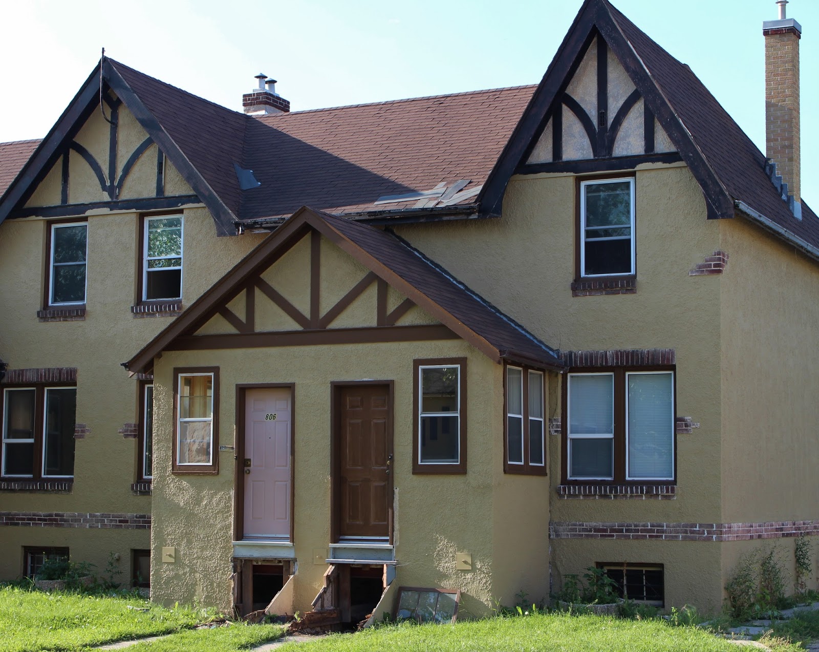 Winnipeg Places 796 St. Paul Avenue Row Houses