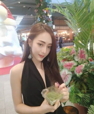 Bocah 10 Tahun ini Pacari Model Super Cantik dan Seksi, Bikin Ngiri Pisan
