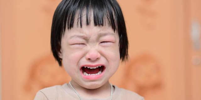 TIPS : Mendidik Anak Sensitif TIPS : Mendidik Anak Sensitif