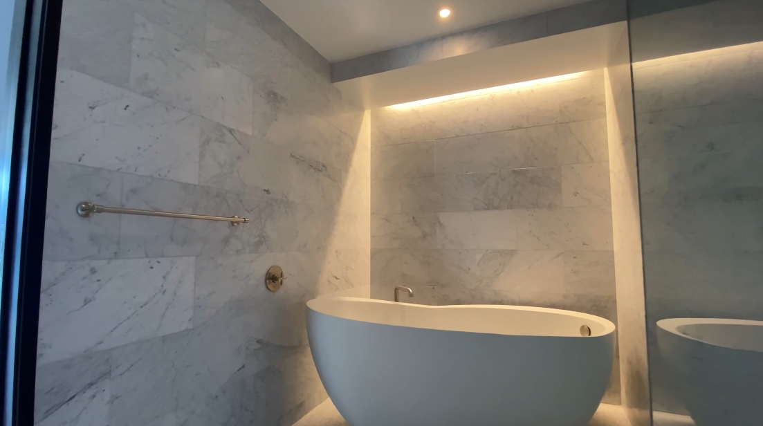 Tour 90 Fuman St. #1010, Brooklyn Luxury Penthouse vs. 42 Interior Design Photos