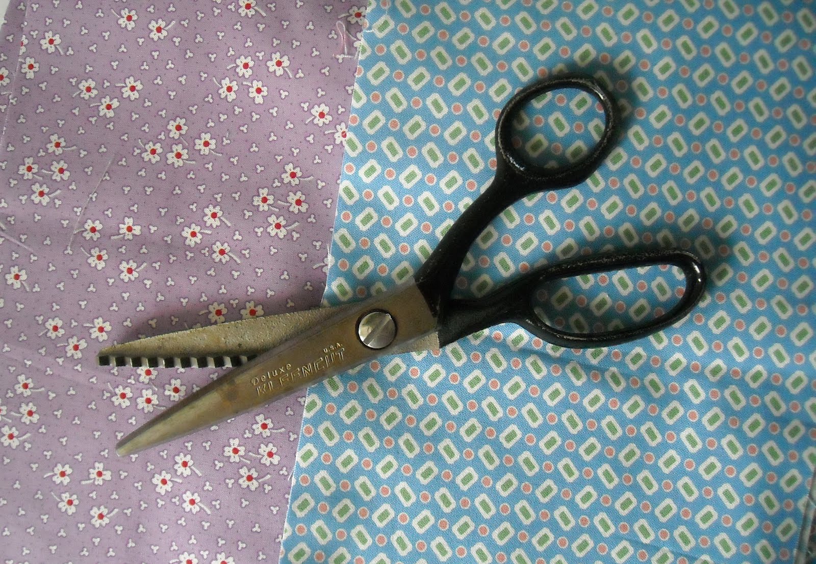 Old DaysOld Ways Thrift ThursdayVintage Pinking Shears